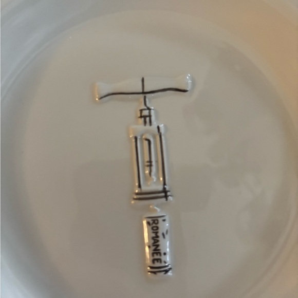 Williams Sonoma embossed white ceramic wine appetizer plates (6) - Picture 7 of 8